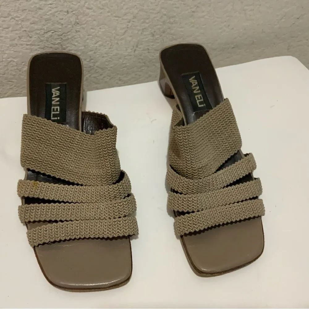 Vaneli shoes sandals 9.5 C low heels